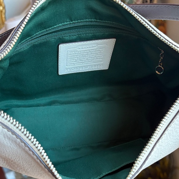 Y2K Coach Chelsea Shoulder Bag | F10890 | Green Interior | Like-New - Picture 8 of 9
